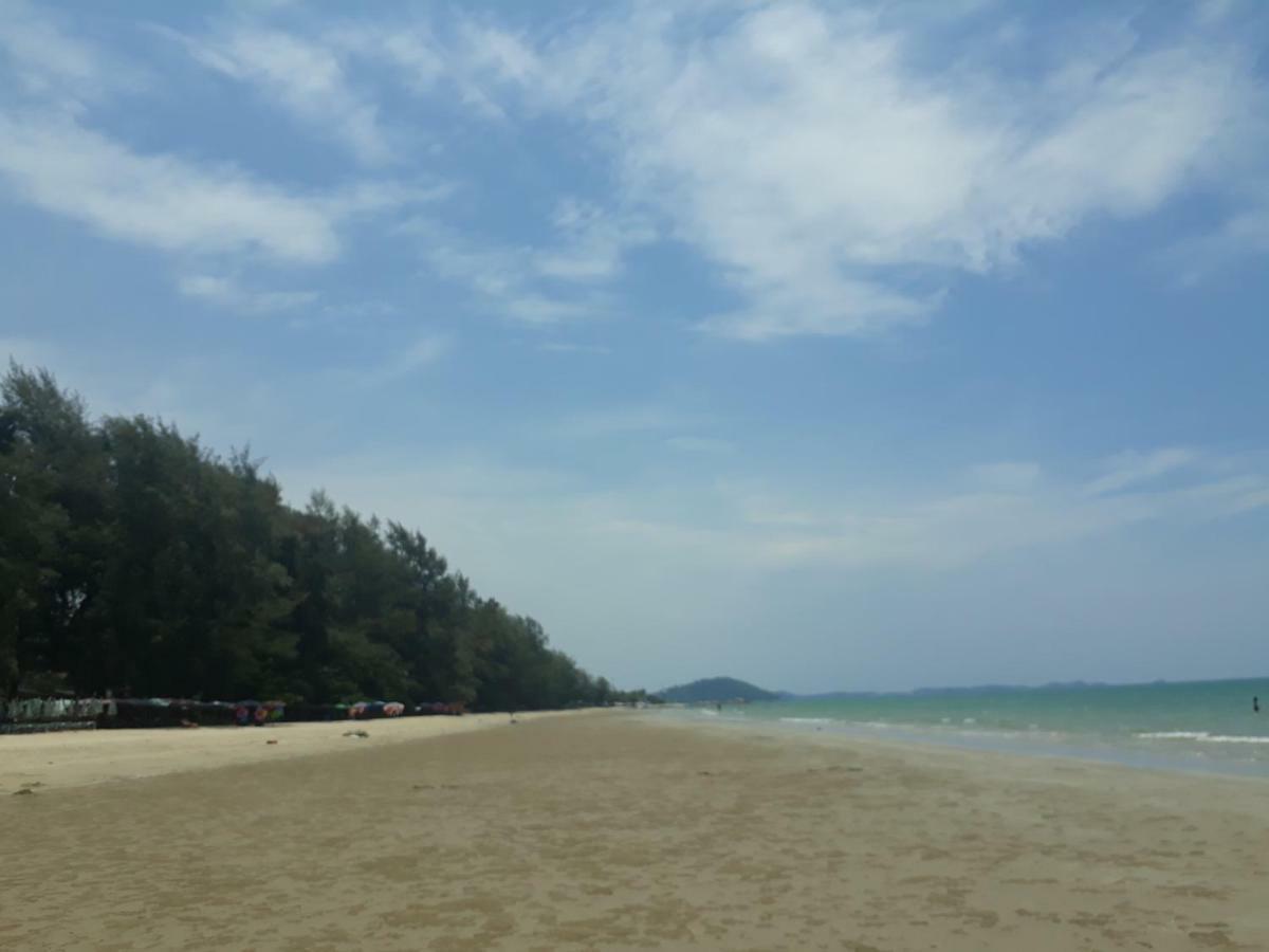 Mae Rampung Beach House คาราโอเกะและสระเด็ก Rayong Esterno foto