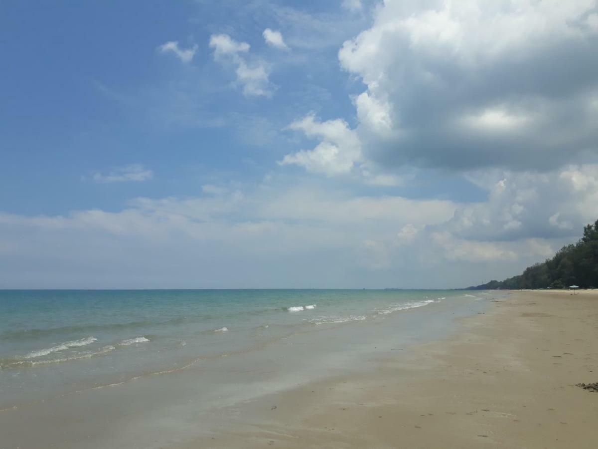 Mae Rampung Beach House คาราโอเกะและสระเด็ก Rayong Esterno foto